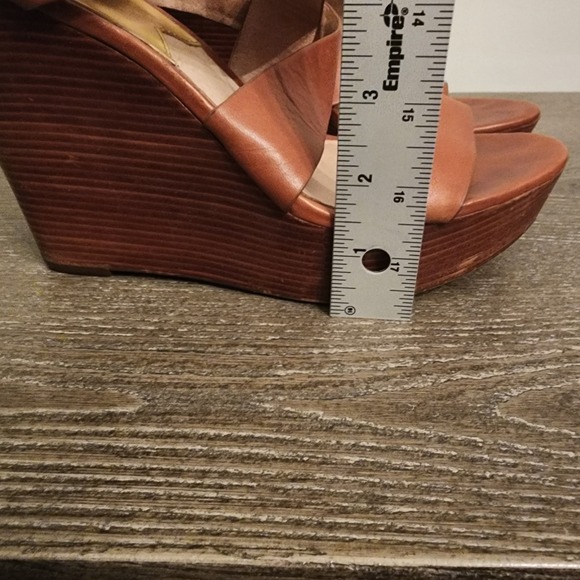 Michael Kors Elena Luggage Tan Leather Wedge Sandals Gold Plate Back Zip 9.5 - Picture 10 of 12